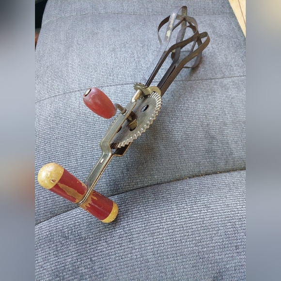 Antique Manual Mixer Red Handles Beater - Picture 1 of 4